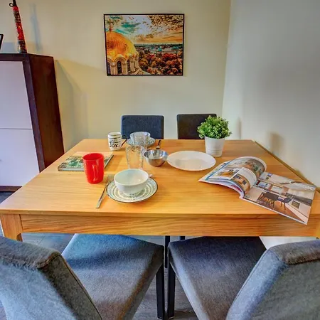 1bd Nest In The Heart Of A Traditional Апартаменты